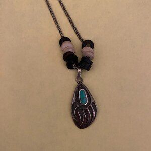 Bear claw pendant with necklace - silver/turquoise